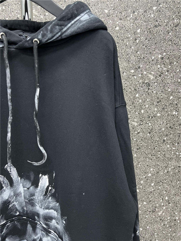 Styling view of Balenciaga luxury piece style No.432