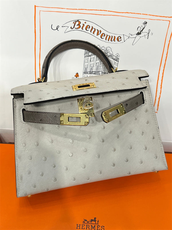  crossbody bag interior and compartment view