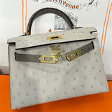  crossbody bag interior and compartment view