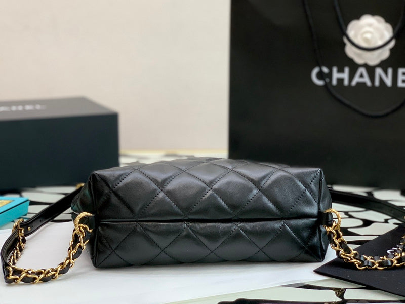 Zivas Charm Understated Luxury Designer Handbag (Polished Everyday Piece) – Detail View
