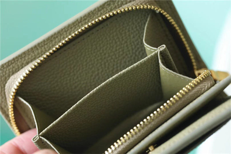  tote bag interior and compartment view 9