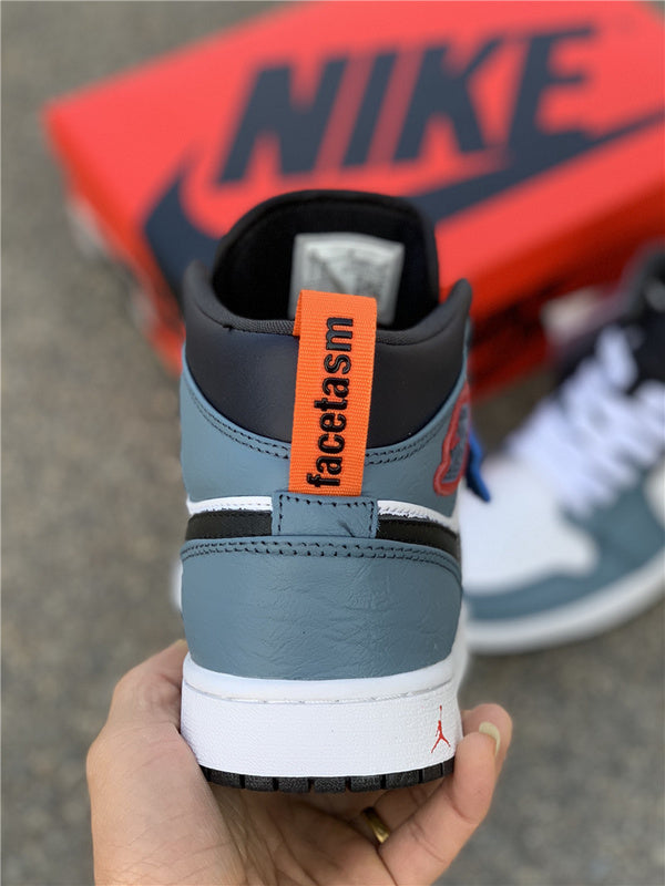 Nike Men's & Women's Premium Low-Top Trainers — Style 001 side view