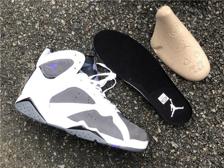 Nike Men's & Women's Premium Low-Top Trainers — Style 181 back view