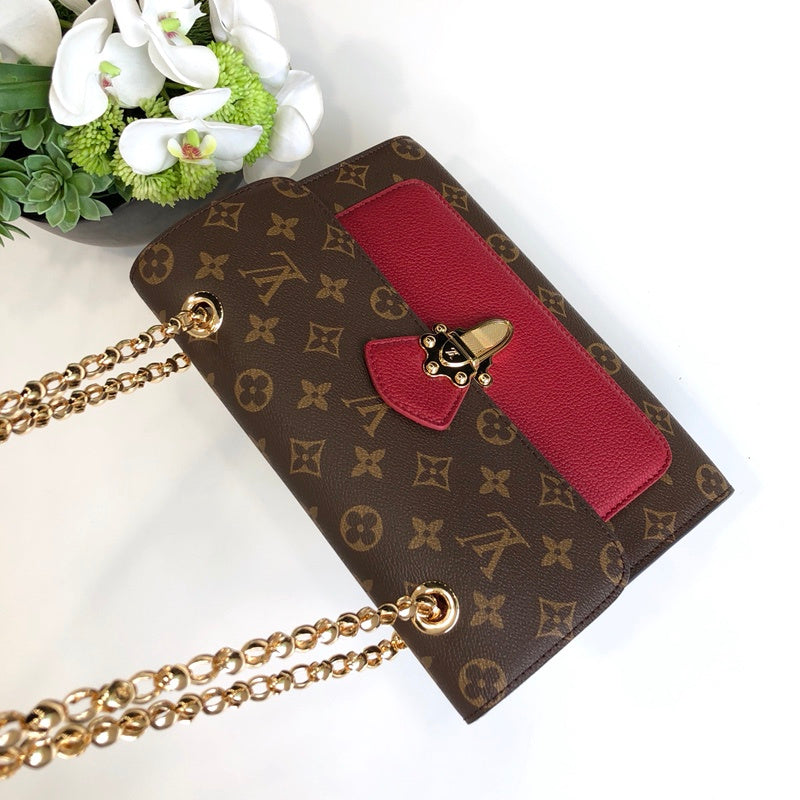 Styled lifestyle shot of chic classic women's handbag – women's everyday handbag