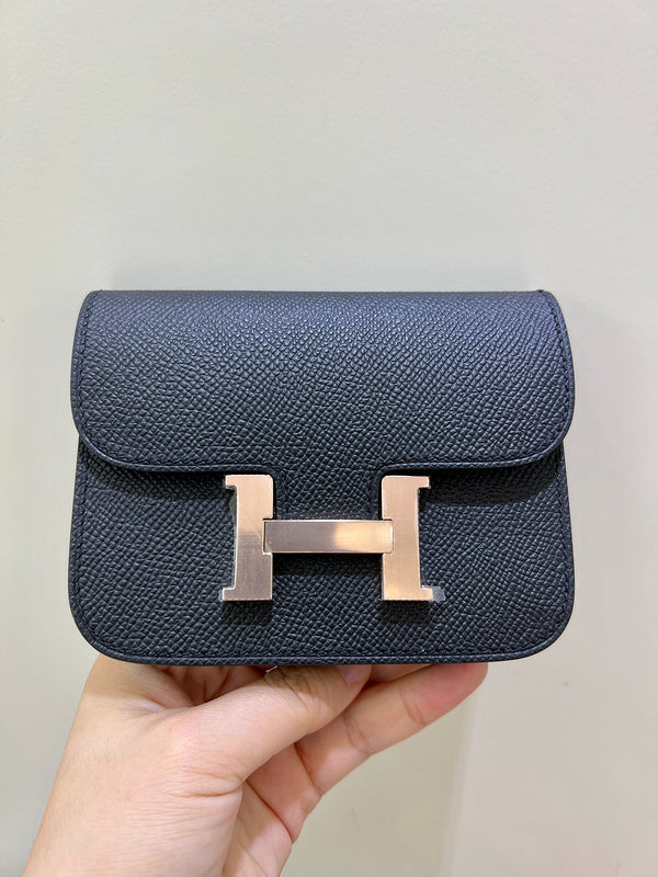 Interior view of effortless premium bag