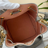  Classic everyday bag front view 7