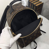 Handle and strap detail of classic modern women's handbag – women's luxury accessory