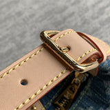  Refined tote bag carried on shoulder 16