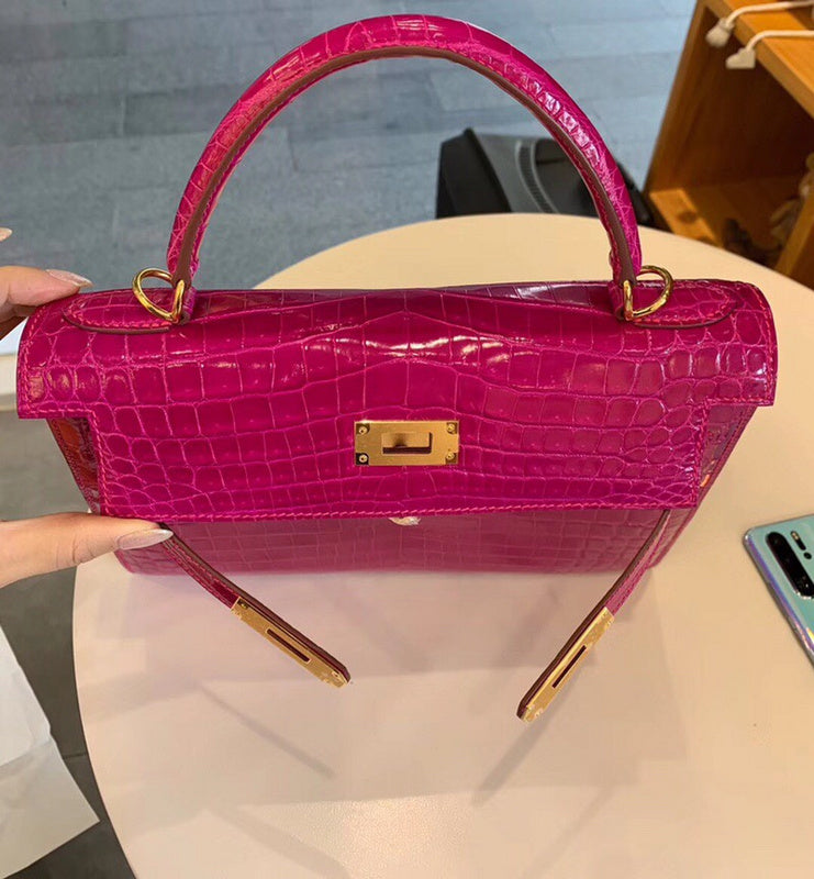  Classic everyday bag carried on shoulder 10