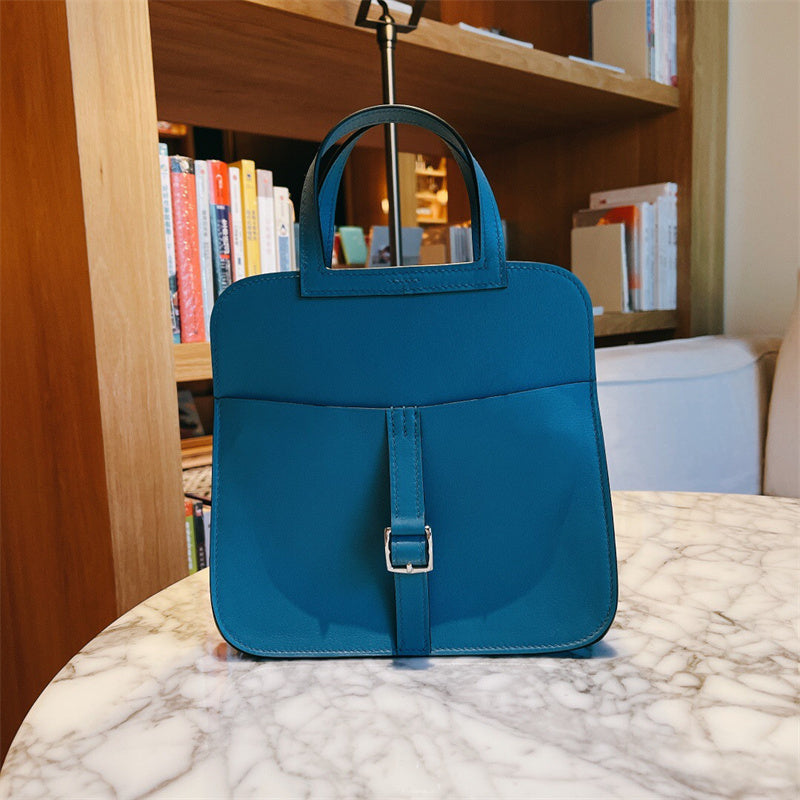  satchel interior and compartment view