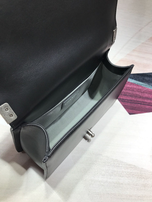  handbag, mid everyday style, image 2