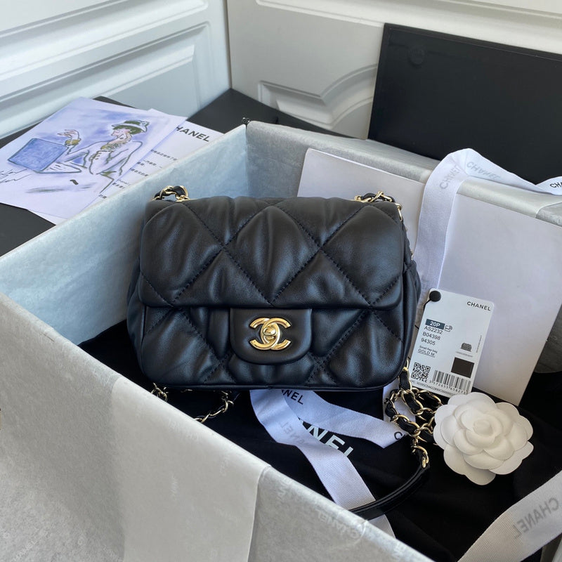Zivas Charm Versatile Design Fashion Handbag (Elevated Daily Companion) – Lifestyle Shot