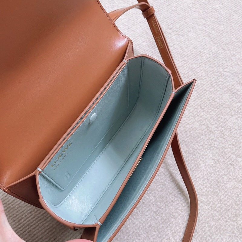 Ziva's Charm handbag – product shot (19cm*13cm*6cm)