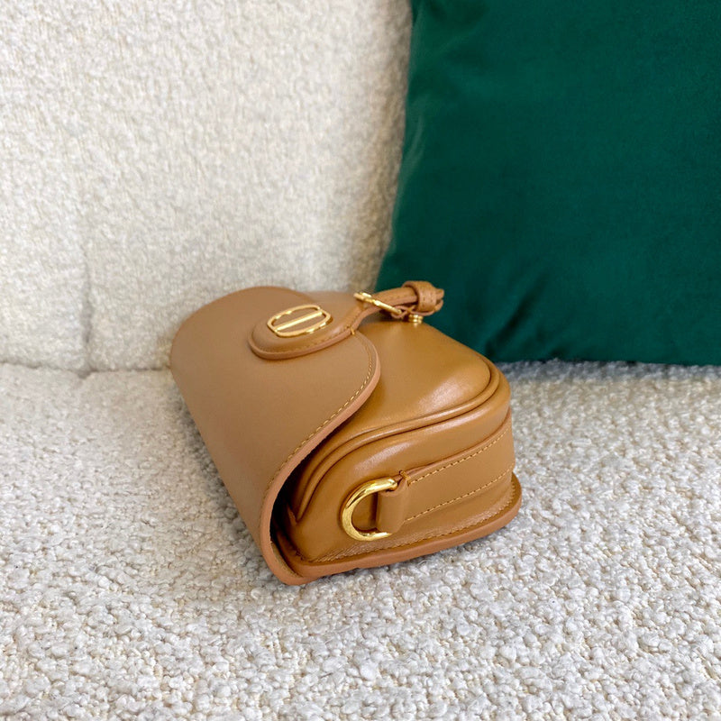 Interior view of premium sleek women's handbag – women's luxury accessory