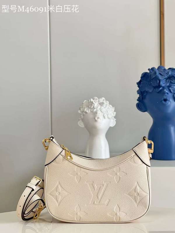 Side profile of statement everyday-luxe women's handbag – women's everyday handbag