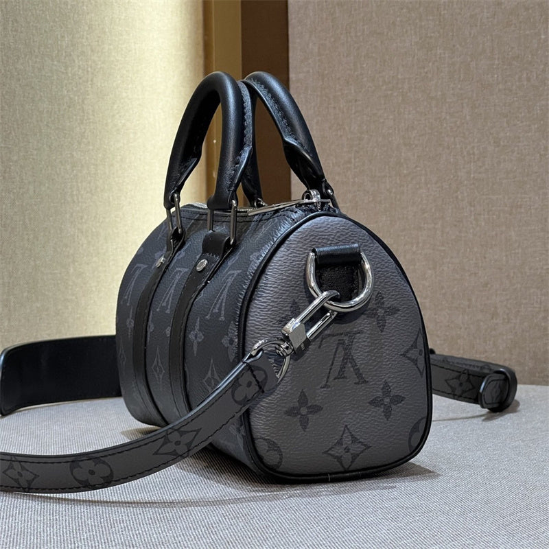  Understated handbag carried on shoulder