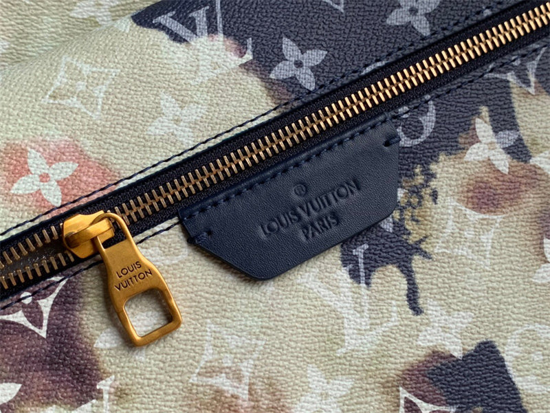  everyday bag interior and compartment view 9
