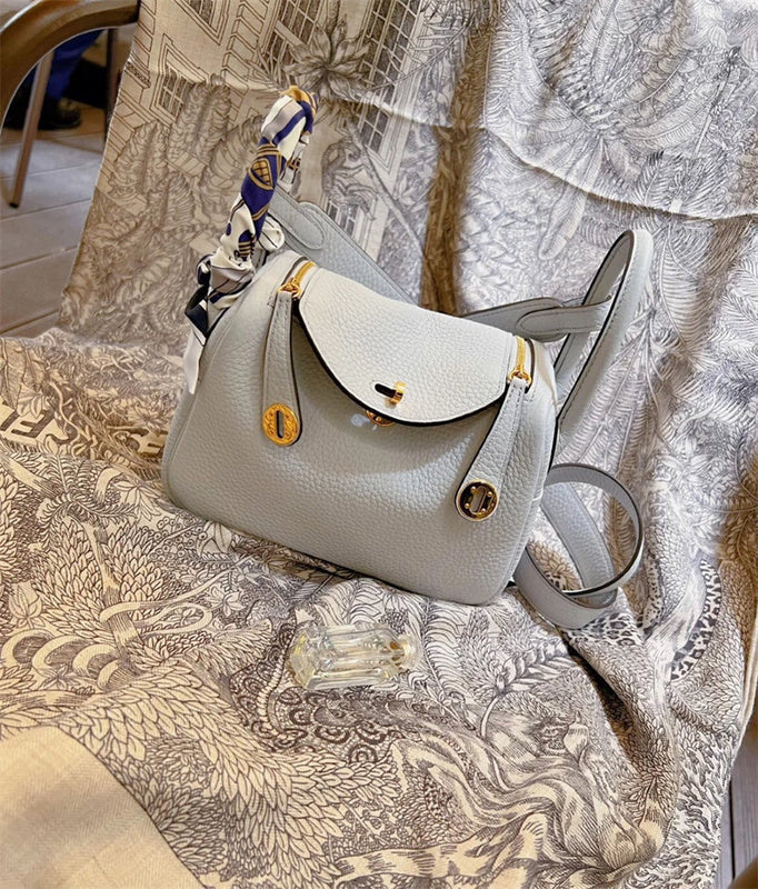  satchel interior and compartment view