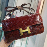  Tailored carryall bag carried on shoulder
