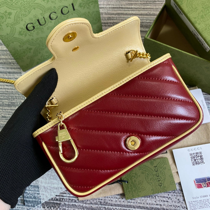 Handle and strap detail of modern classic women's handbag – women's everyday handbag