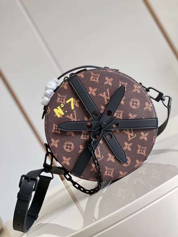 Close-up detail of classic sleek women's handbag – women's statement bag