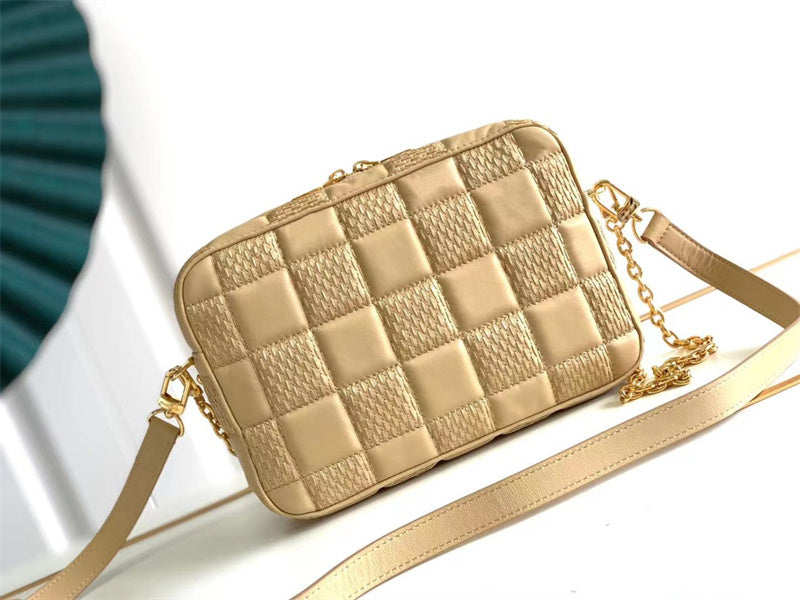  Refined everyday bag front view 31