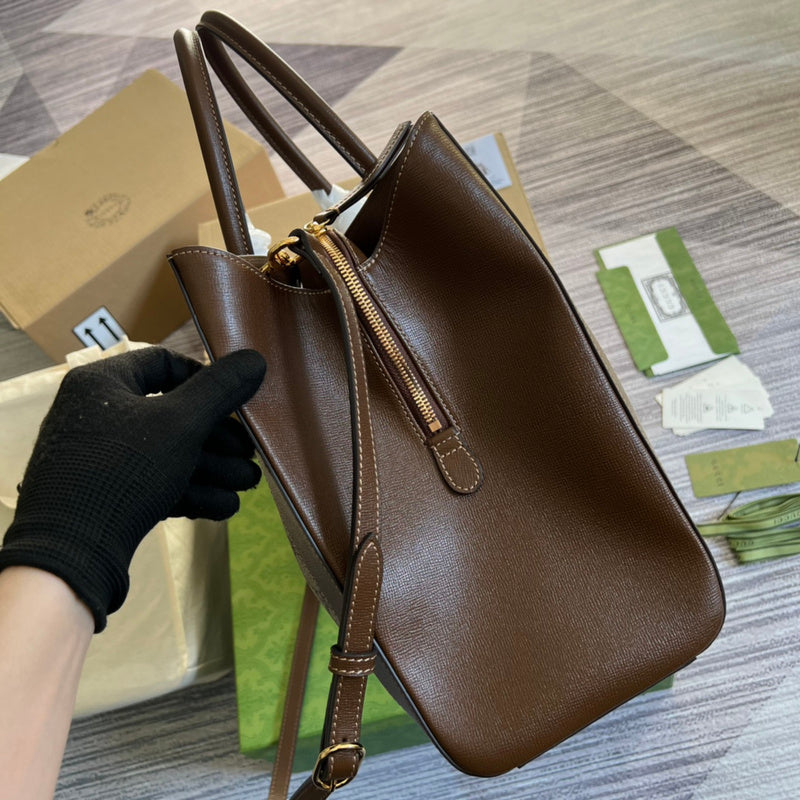 Handle and strap detail of refined premium women's handbag – women's luxury handbag