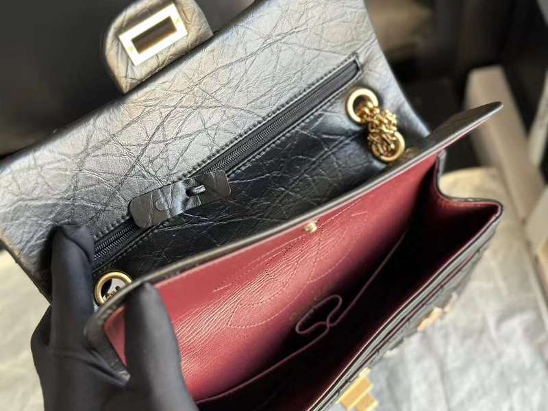 Zivas Charm Refined Structure Everyday Handbag (Modern Wardrobe Staple) – Lifestyle Shot