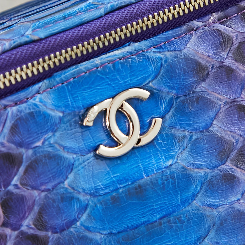 Ziva's Charm handbag – styled view (one versatile size)