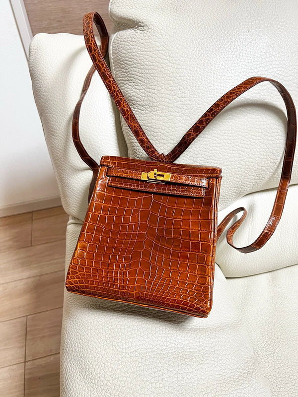 Interior view of sculpted premium bag