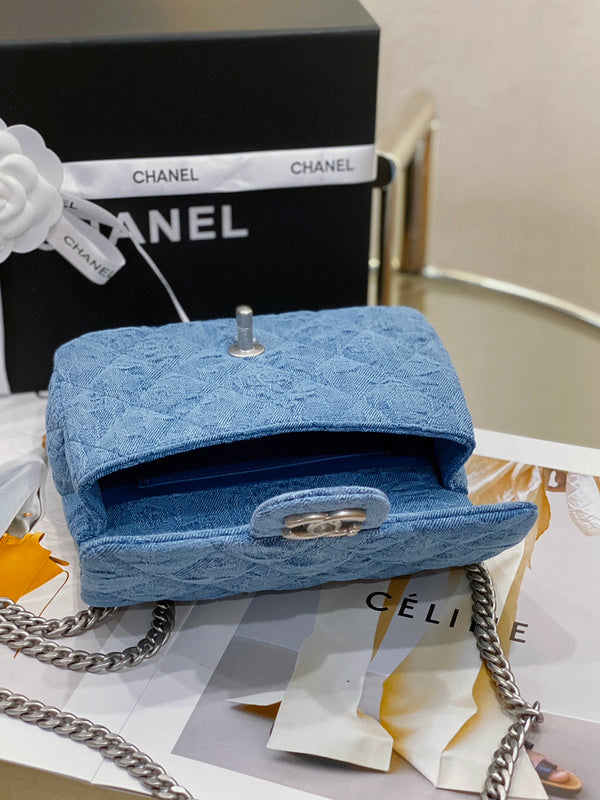  women's handbag, mid design, view 2