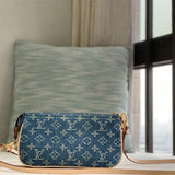  everyday bag interior and compartment view 9
