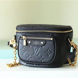  chic shoulder bag detail view showing craftsmanship 14
