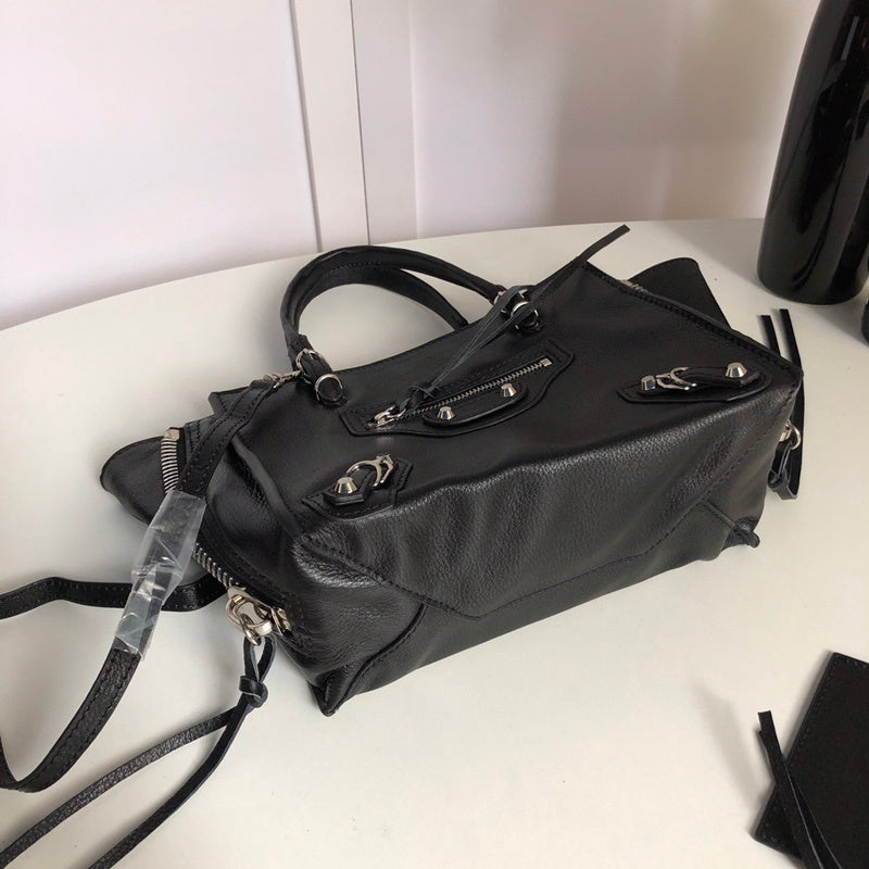 Interior view of polished premium women's handbag – women's everyday handbag