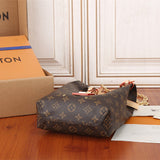  tailored everyday bag detail view showing craftsmanship 8