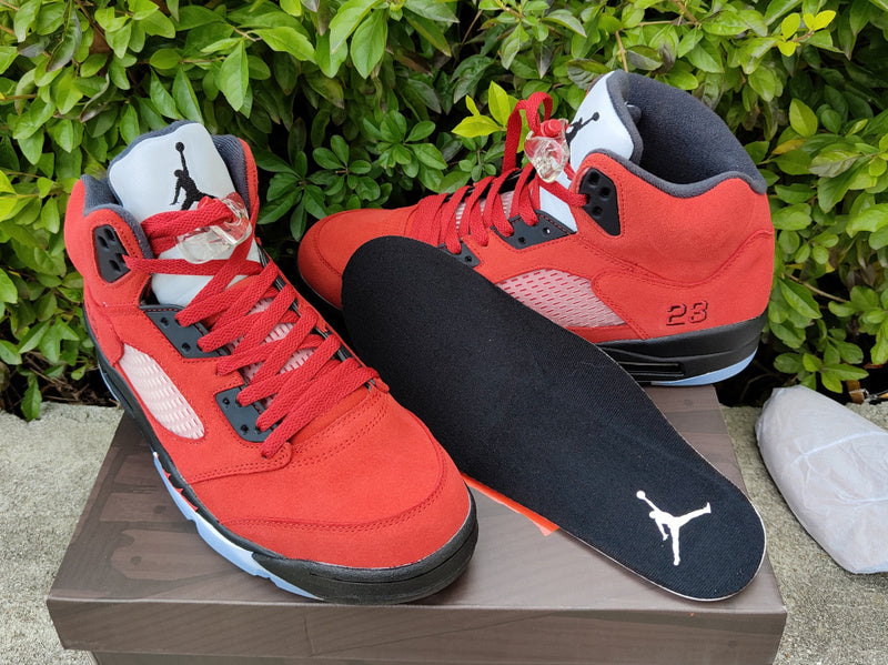 Nike Men's & Women's Designer Lifestyle Shoes — Style 212 detail view