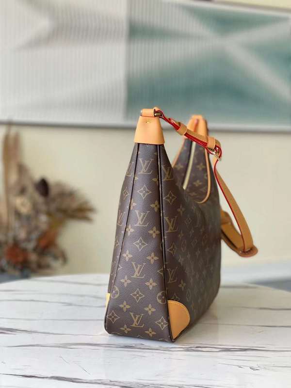 Close-up detail of everyday-luxe refined women's handbag – women's statement bag