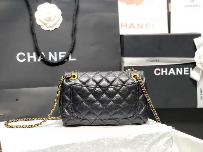 Zivas Charm Chic Craftsmanship Luxury Handbag (Everyday Luxury Essential) – Interior View
