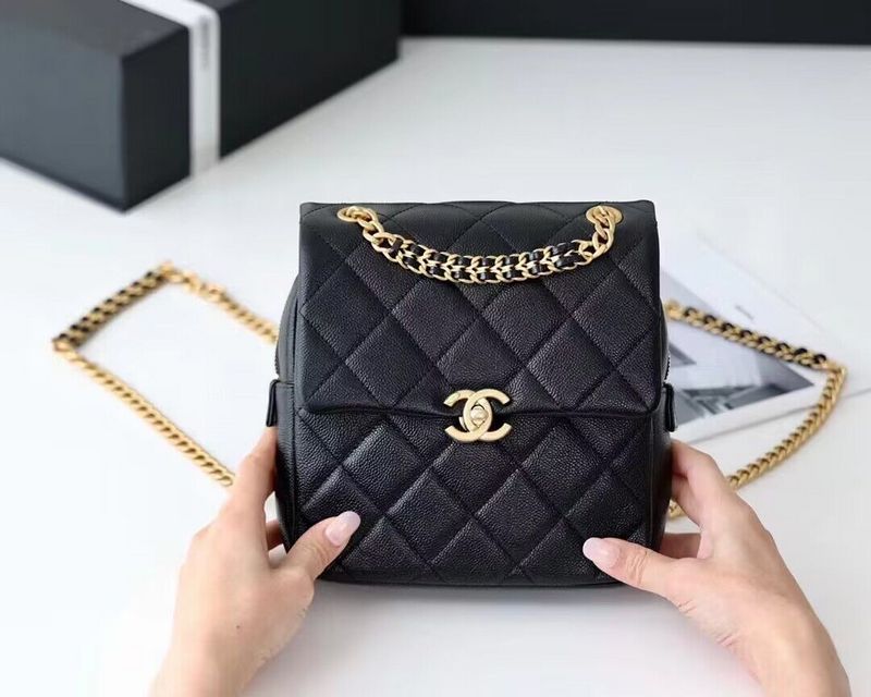  mid purse view 3