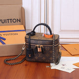  minimalist everyday bag detail view showing craftsmanship