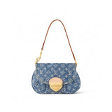  Clean-Lined everyday bag carried on shoulder