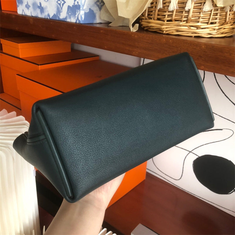 Side view of crisp structured handbag