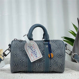  Graceful everyday bag front view