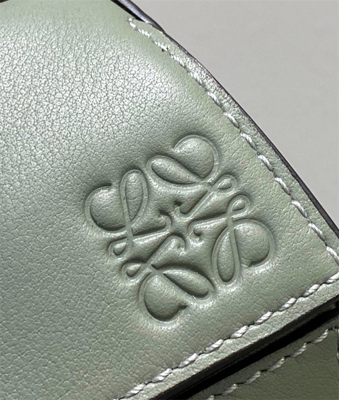 Ziva's Charm handbag – carry view (18cm*12cm*7.5cm)
