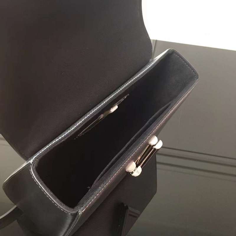Side profile of structured everyday-luxe women's handbag – women's everyday handbag