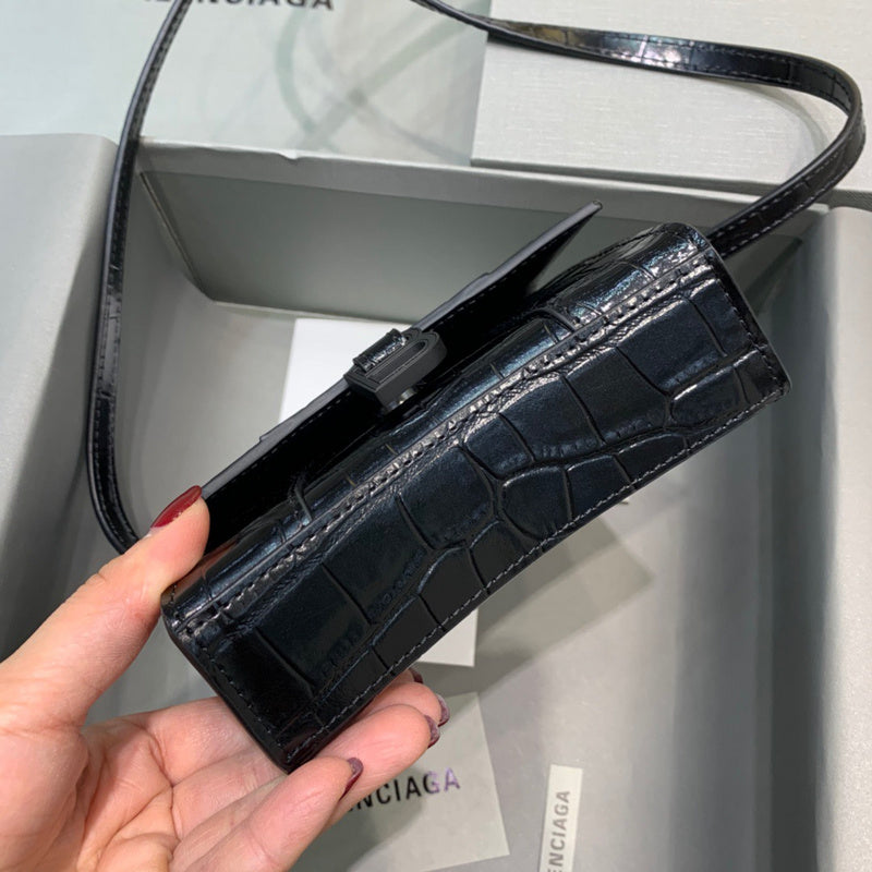 Understated Premium PU Leather Handbag - Versatile Everyday Design | Women's Statement Accessory #508 - hardware and detail close-up (image 5) of designer-inspired handbag