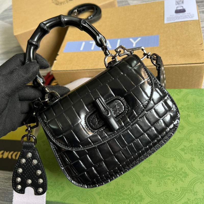 Front view of everyday-luxe sleek women's handbag – women's luxury accessory