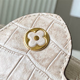  Tailored everyday bag front view 13