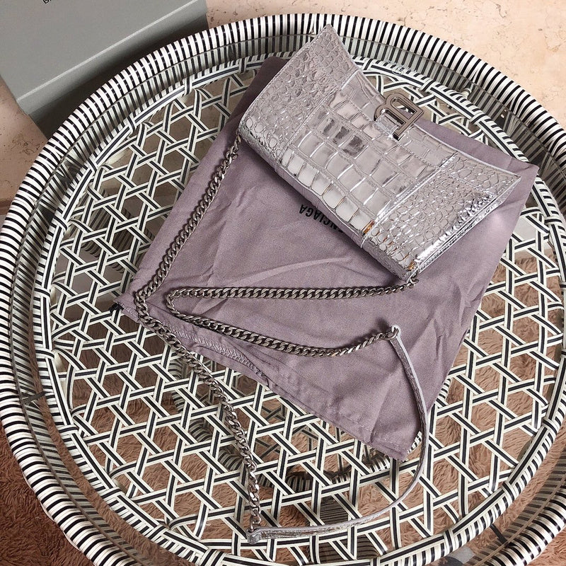 Close-up detail of chic modern women's handbag – women's luxury accessory