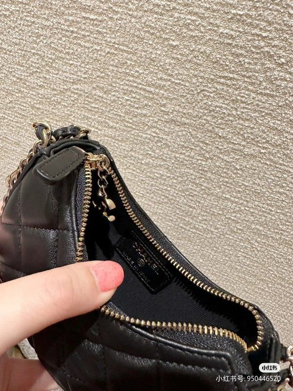 Zivas Charm Everyday Sophistication Designer Handbag (Premium Everyday Carry) – Close-Up Detail